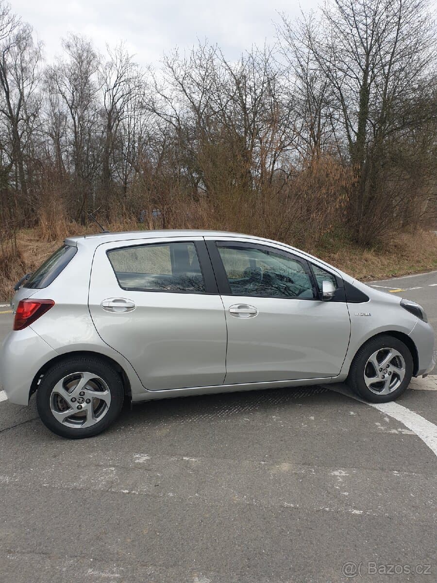 2015 Toyota YARIS - 9