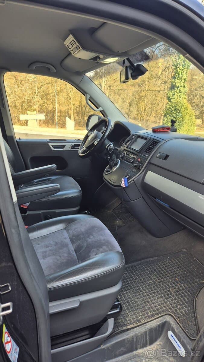 2011 Volkswagen MULTIVAN - 9