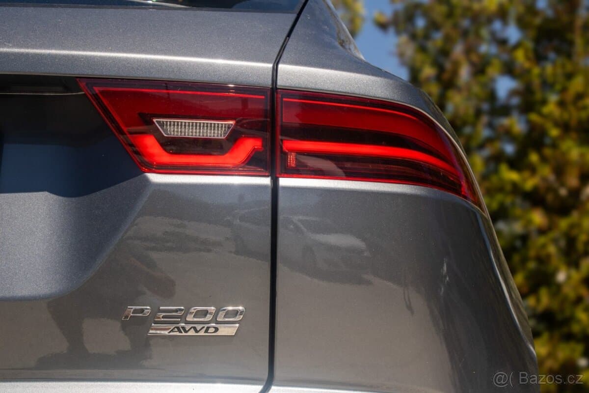 2019 Jaguar E-PACE - 9