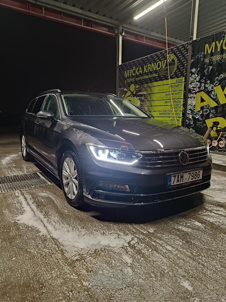 2019 Volkswagen PASSAT - 9