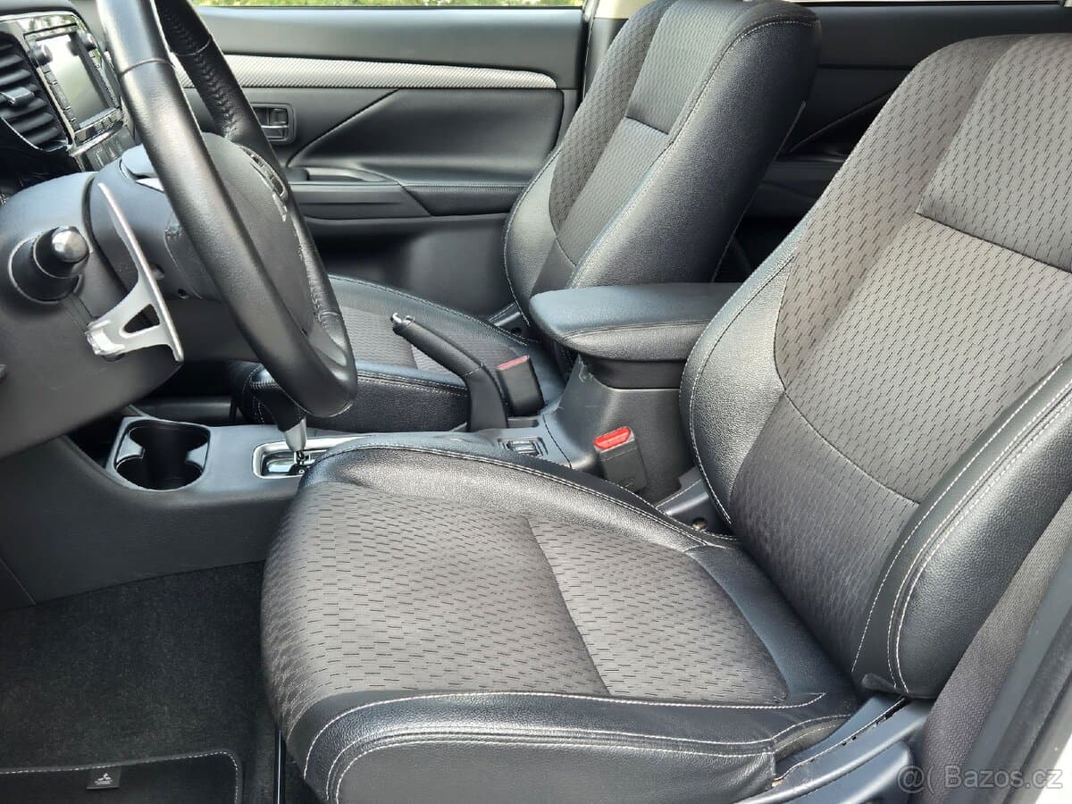 2015 Mitsubishi OUTLANDER - 9