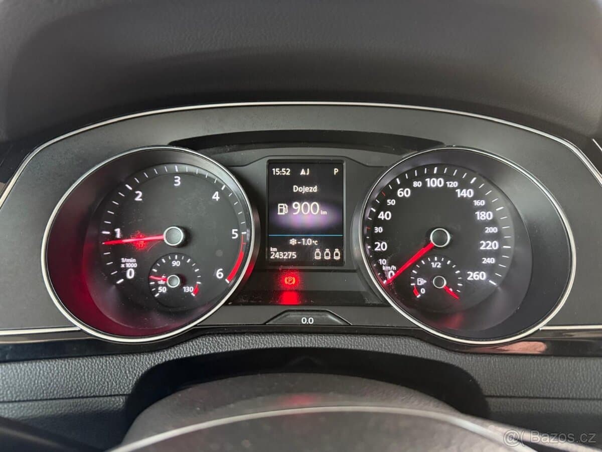 2018 Volkswagen PASSAT - 9