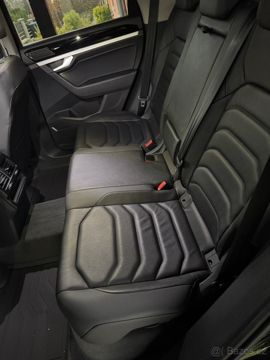 2020 Volkswagen TOUAREG - 9