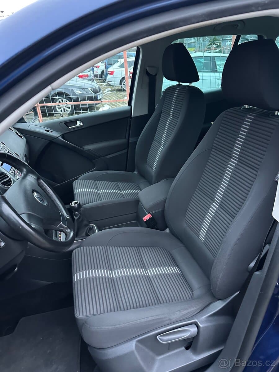 2010 Volkswagen TIGUAN - 9
