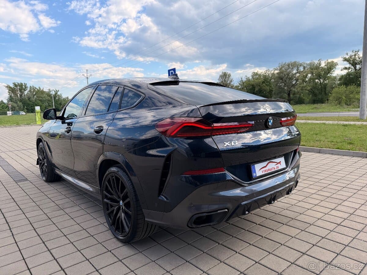 2021 BMW X6 - 9