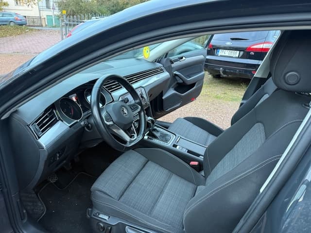 2021 Volkswagen PASSAT - 9