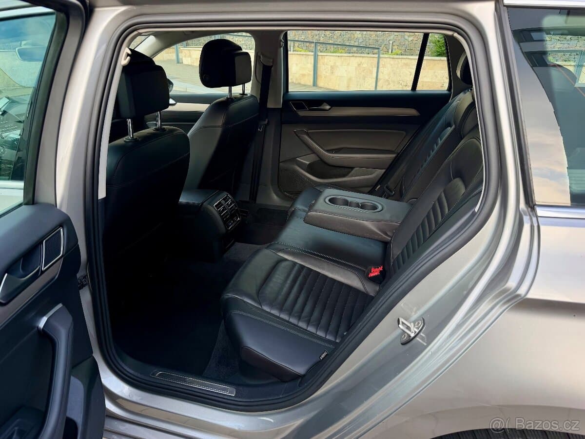 2016 Volkswagen PASSAT - 9