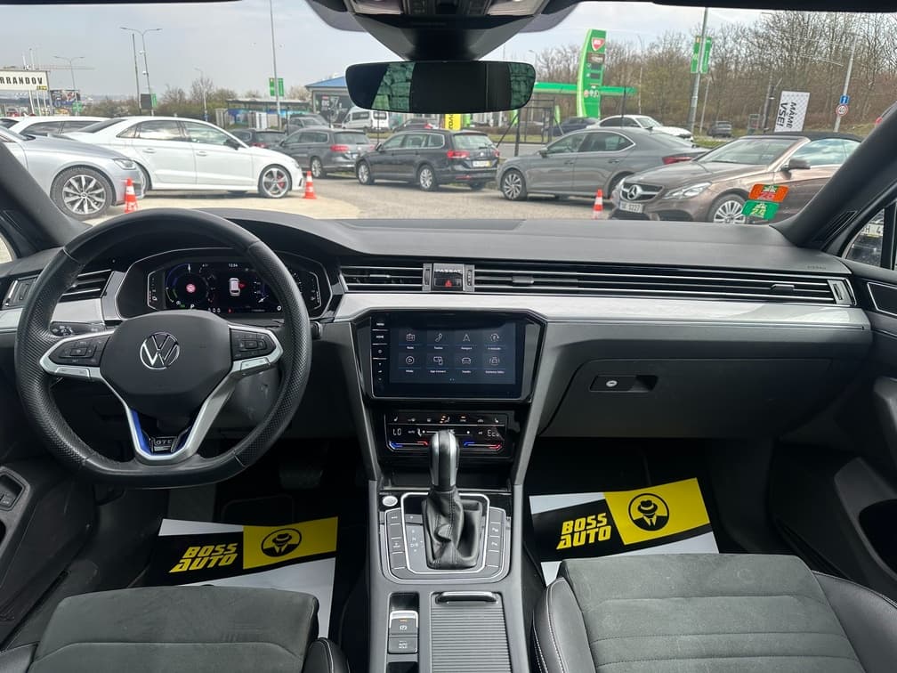 2021 Volkswagen PASSAT - 9