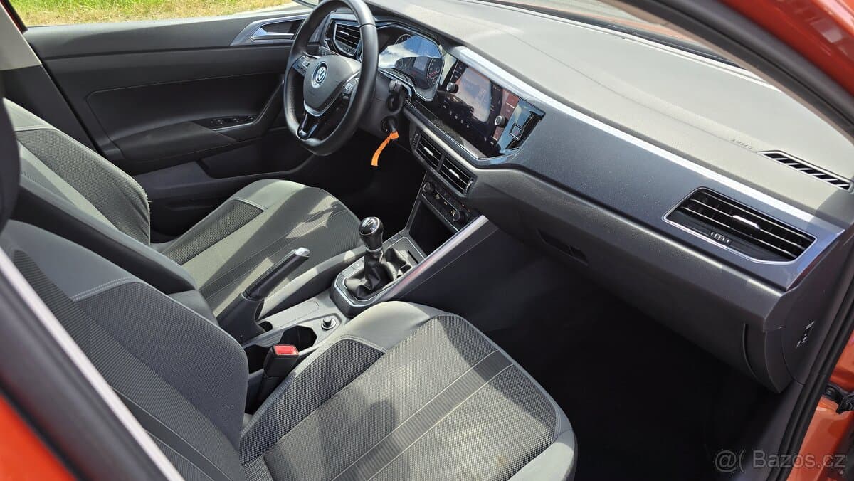 2018 Volkswagen POLO - 9