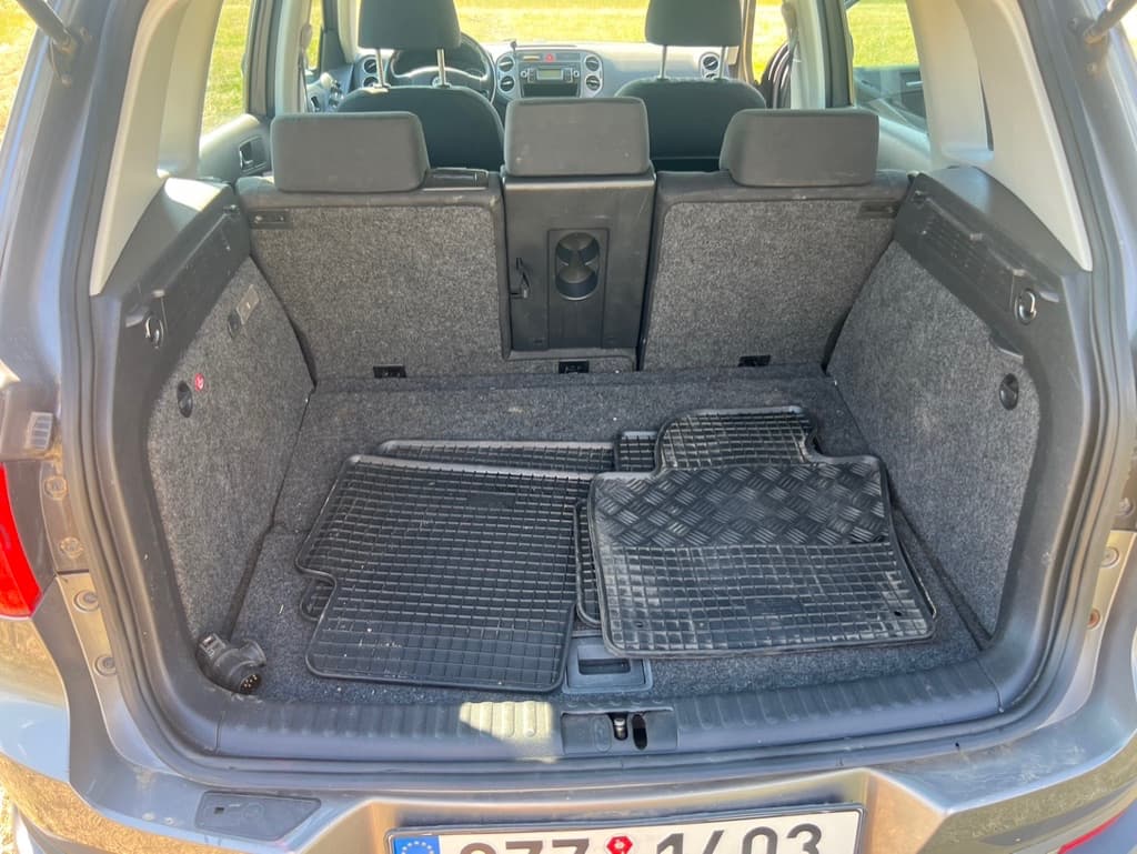 2009 Volkswagen TIGUAN - 9