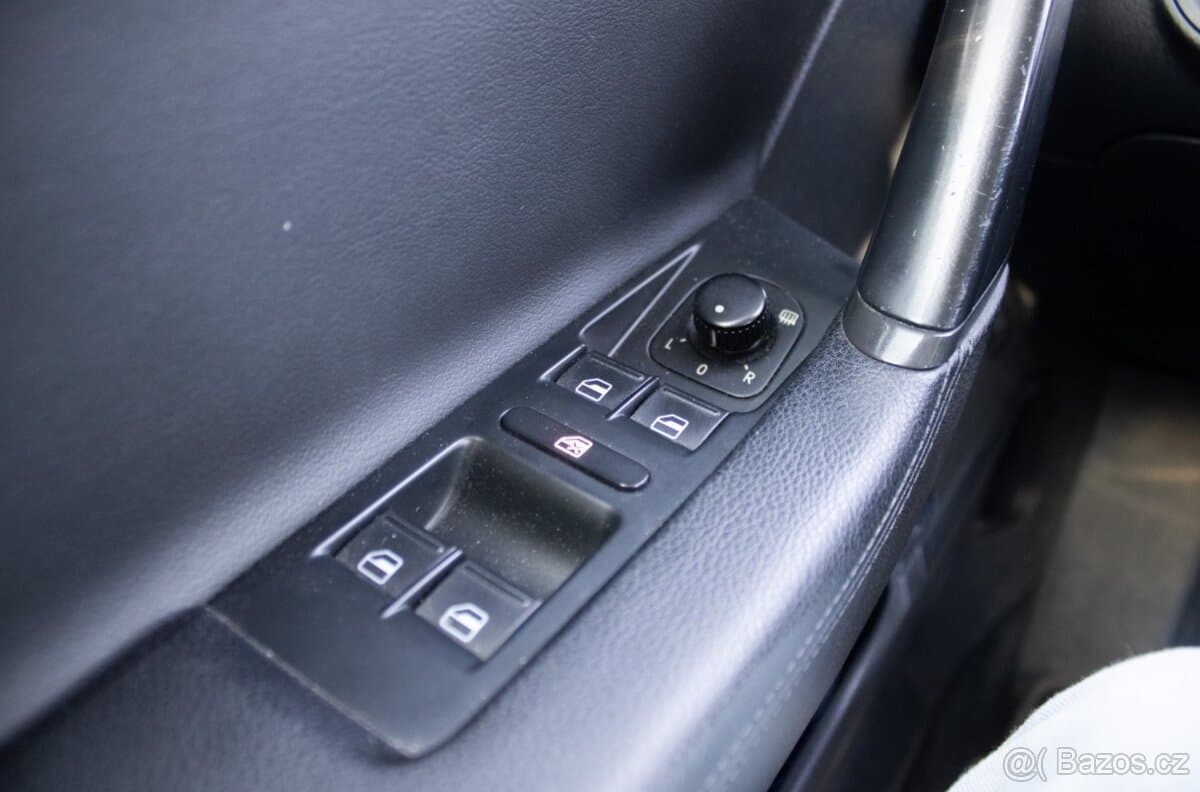 2013 Volkswagen PASSAT - 9