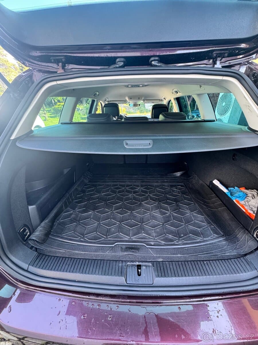 2015 Volkswagen PASSAT - 9