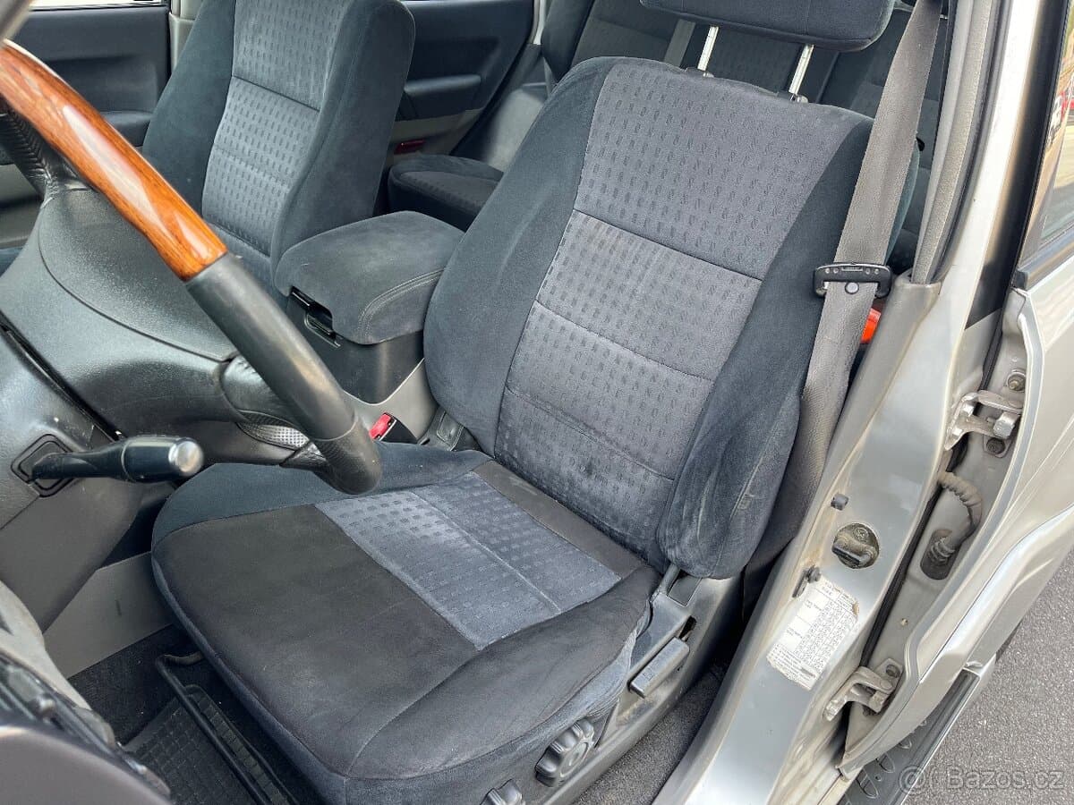 2005 Mitsubishi PAJERO - 9
