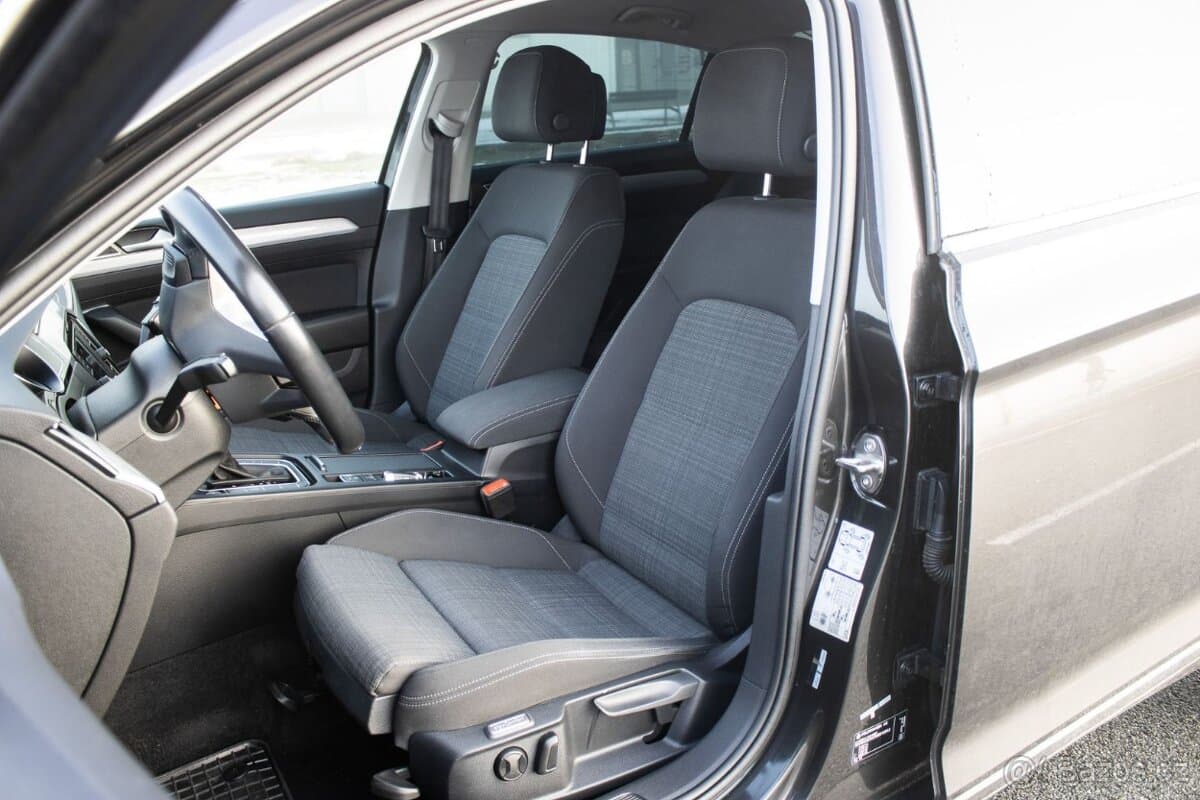 2020 Volkswagen PASSAT - 9
