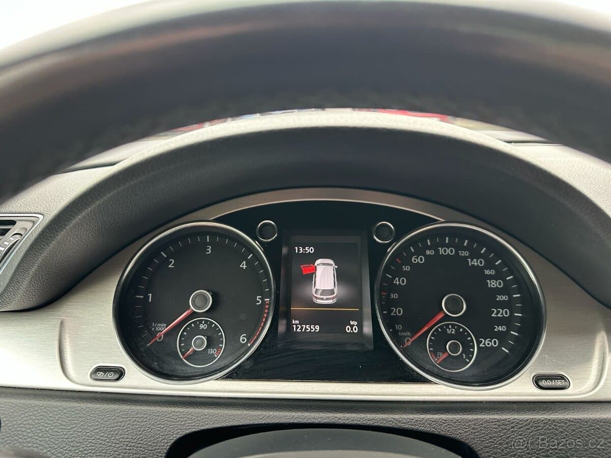 2014 Volkswagen PASSAT - 9