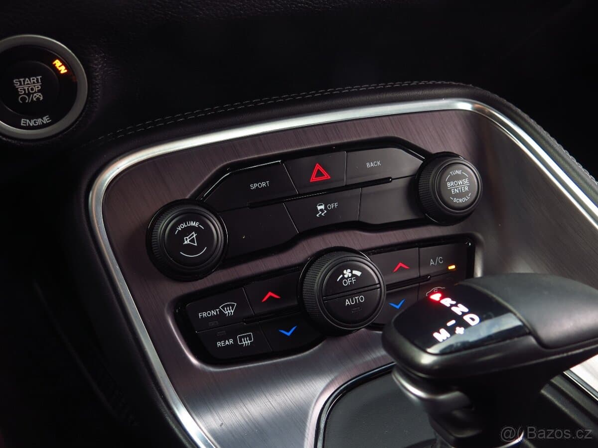 2016 Dodge CHALLENGER - 9