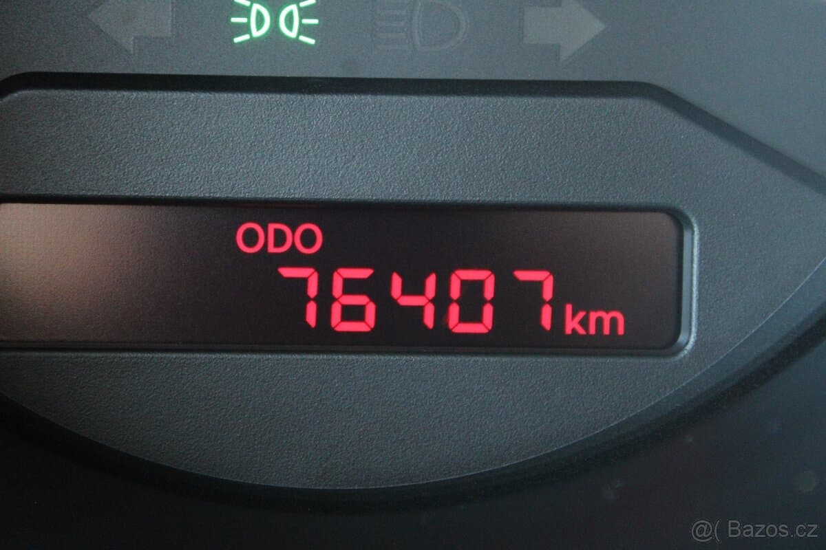 2016 Kia VENGA - 9