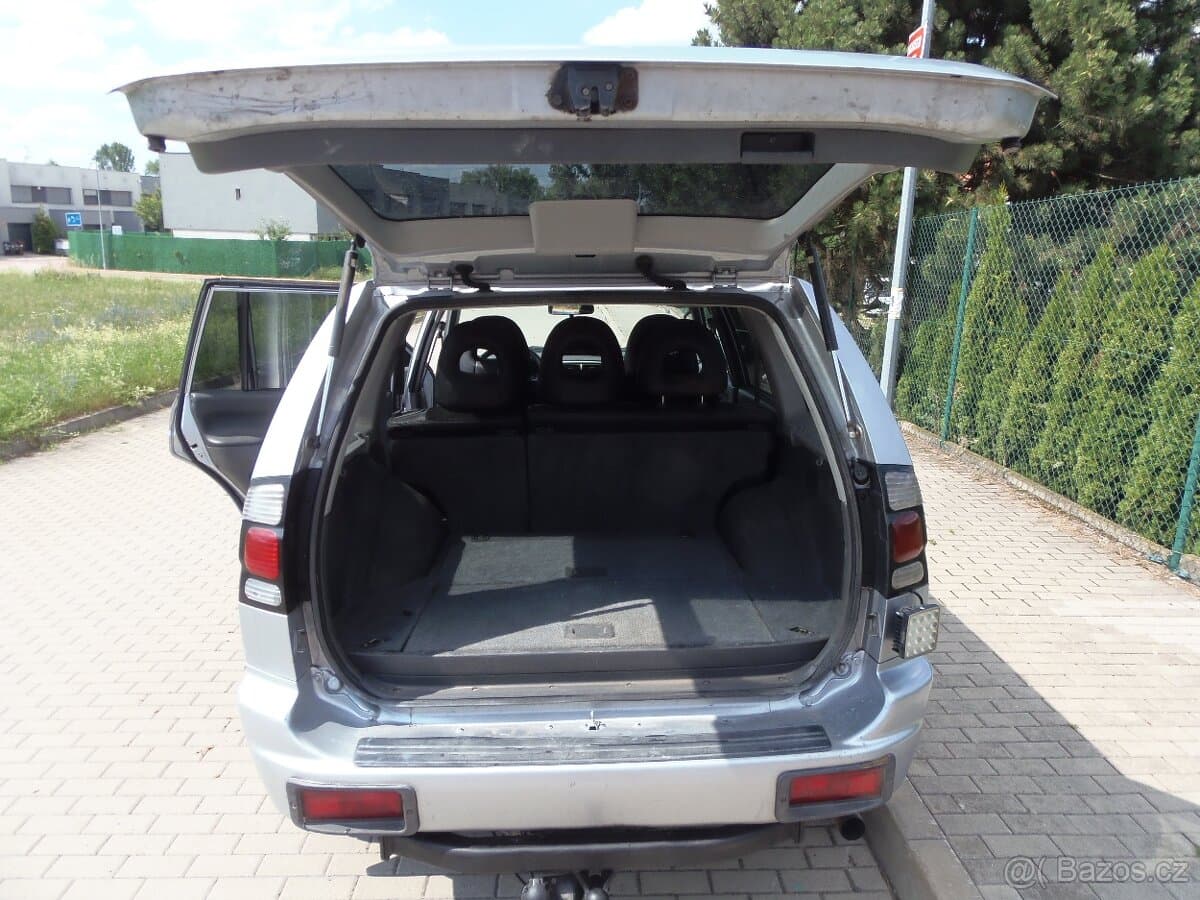 Mitsubishi PAJERO - 9