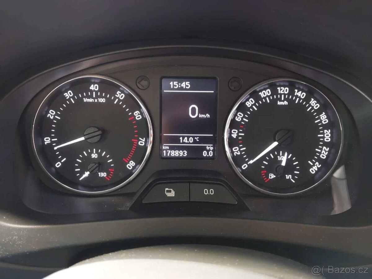 2014 Škoda RAPID - 9
