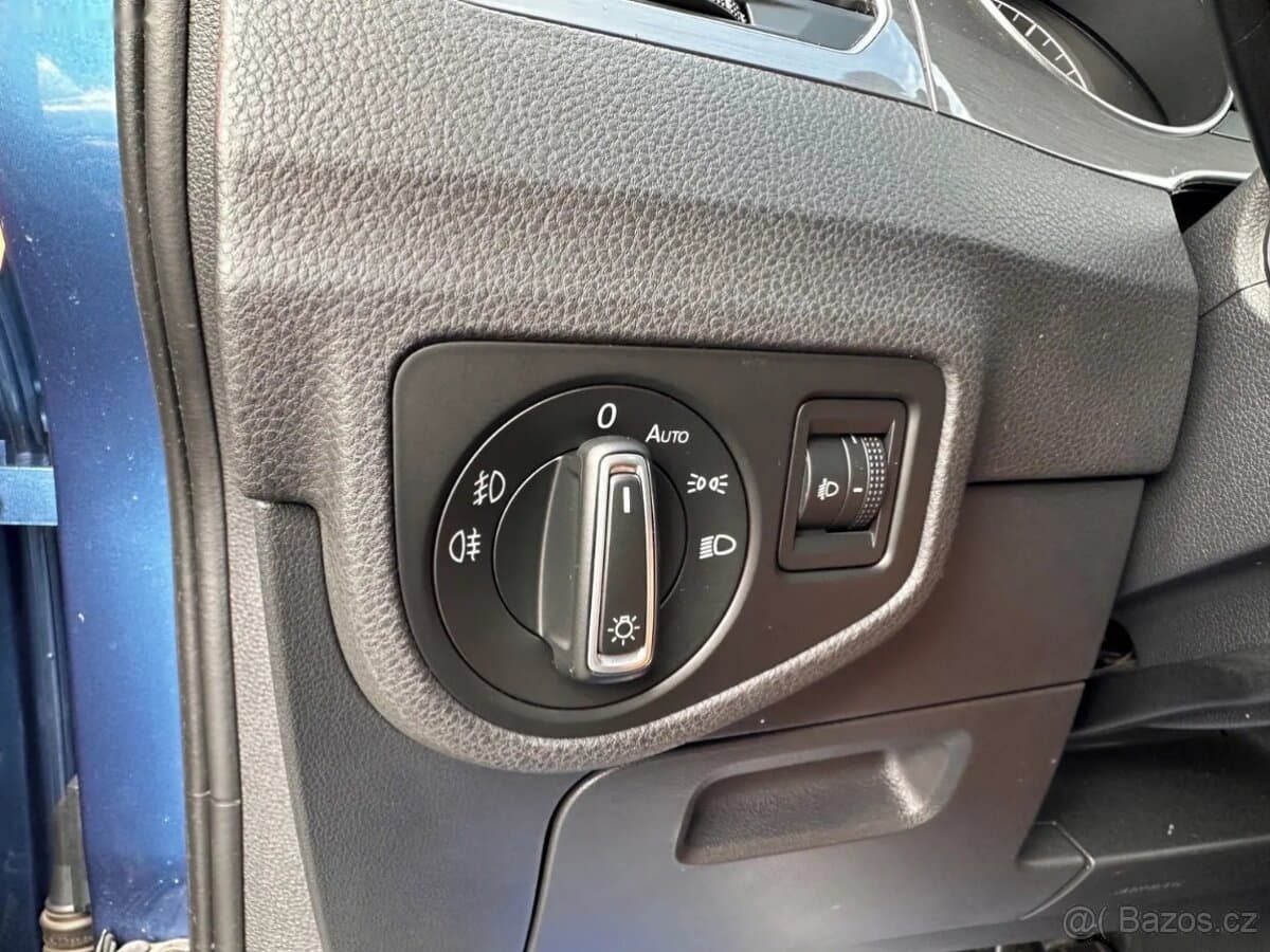2016 Volkswagen GOLF - 9