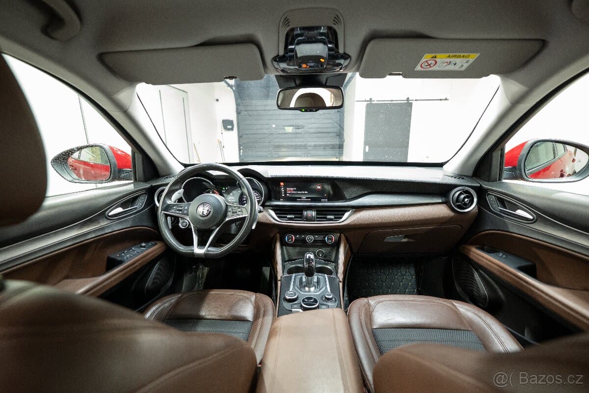 2017 Alfa Romeo STELVIO - 9