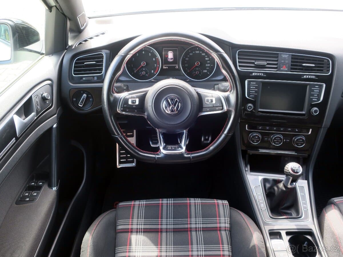 2015 Volkswagen GOLF - 9