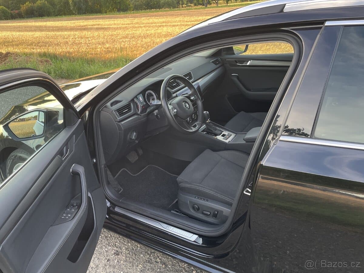 2020 Škoda SUPERB - 9