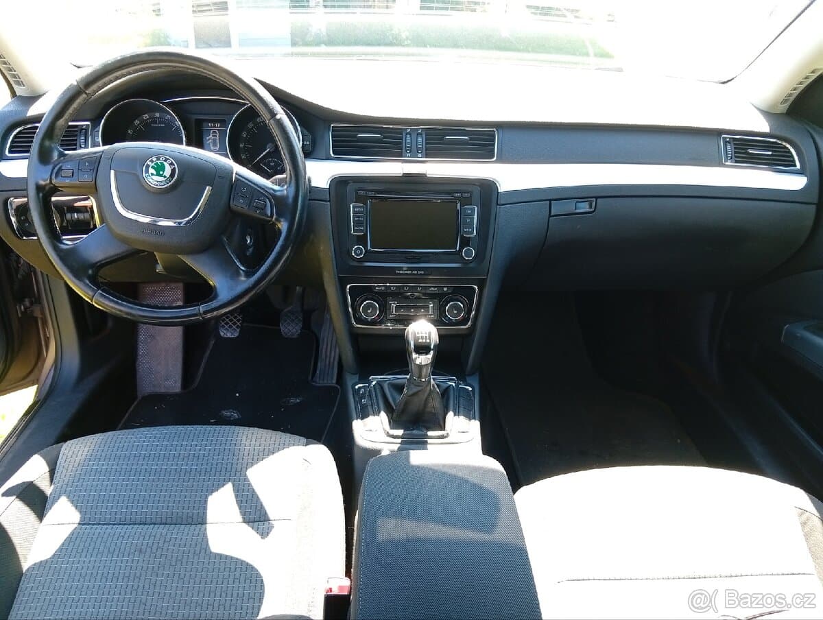 2010 Škoda SUPERB - 9