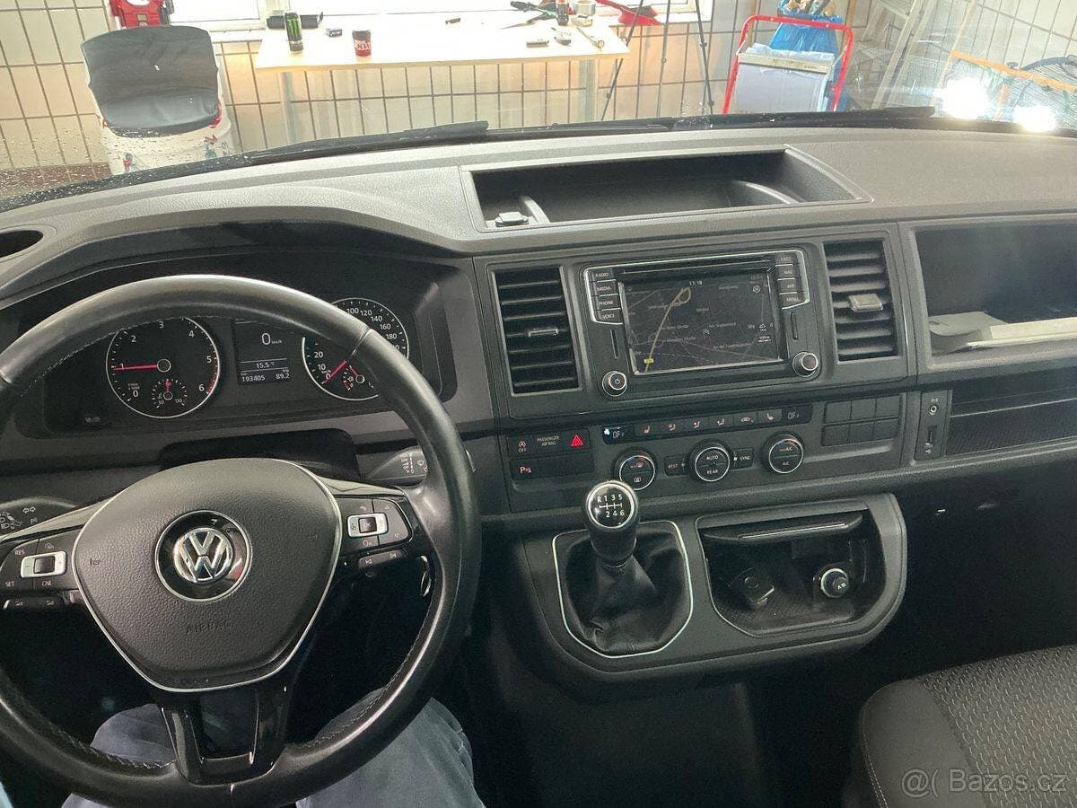 2017 Volkswagen MULTIVAN - 9