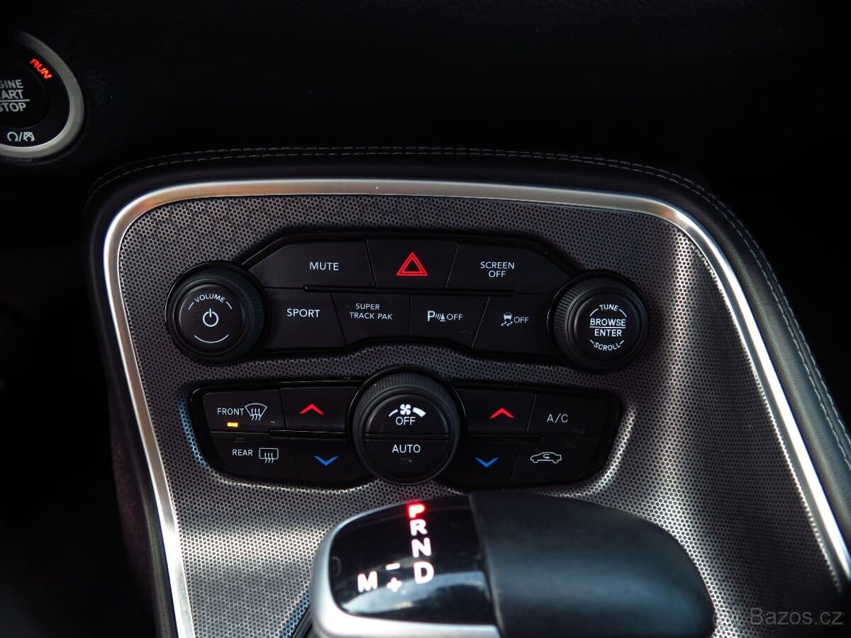 2017 Dodge CHALLENGER - 9