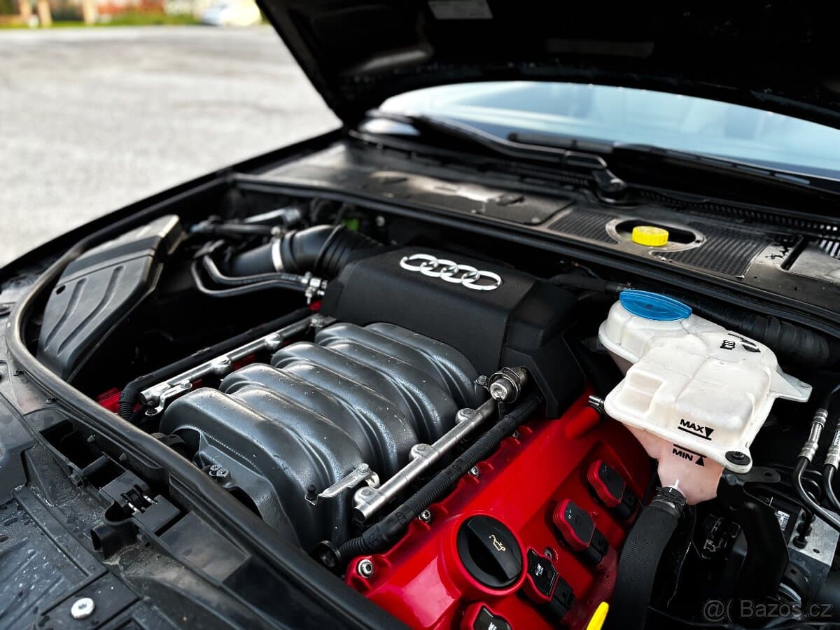 2005 Audi S4 - 9