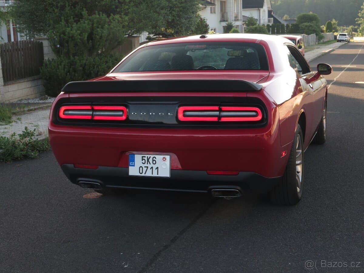 2016 Dodge CHALLENGER - 9
