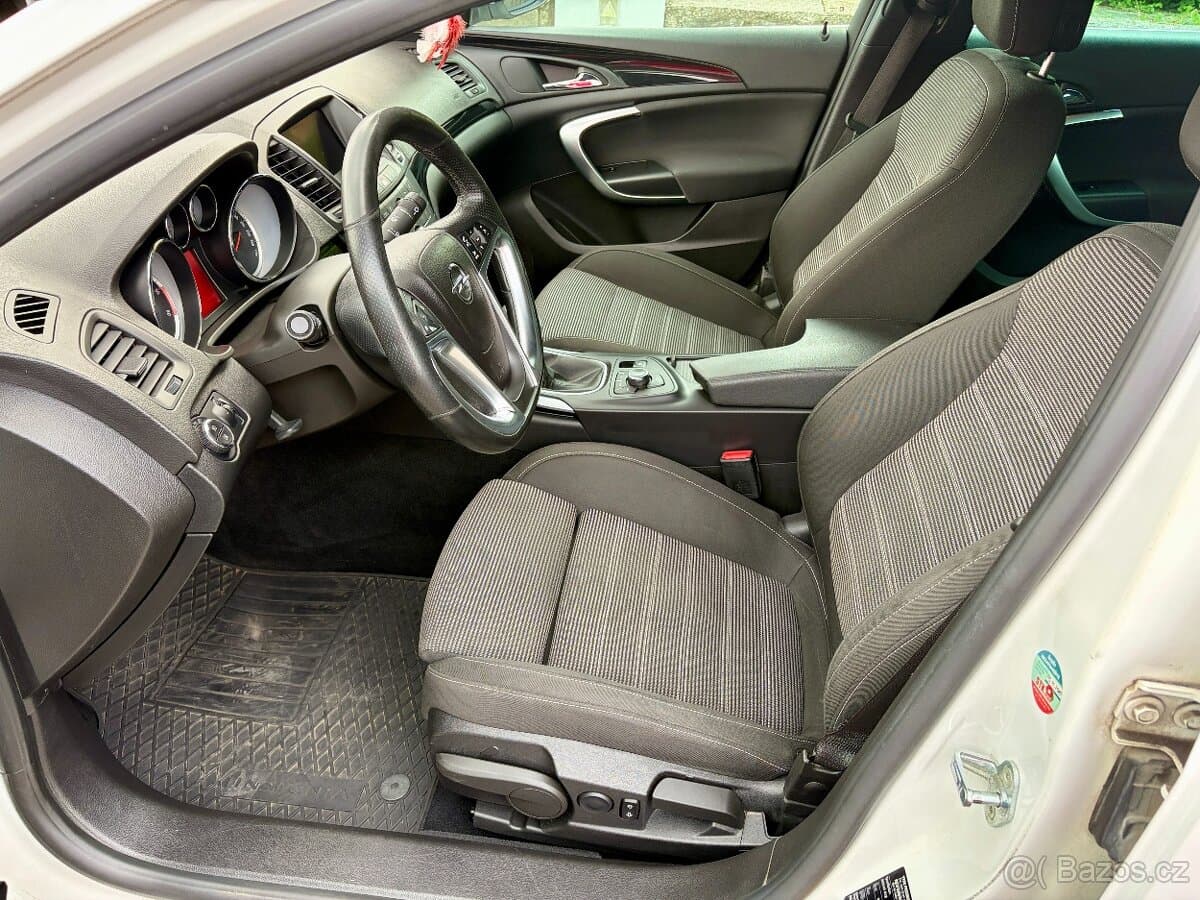2012 Opel INSIGNIA - 9