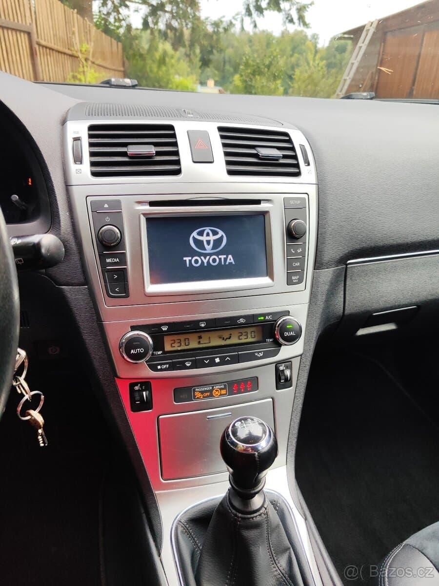 2015 Toyota AVENSIS - 9
