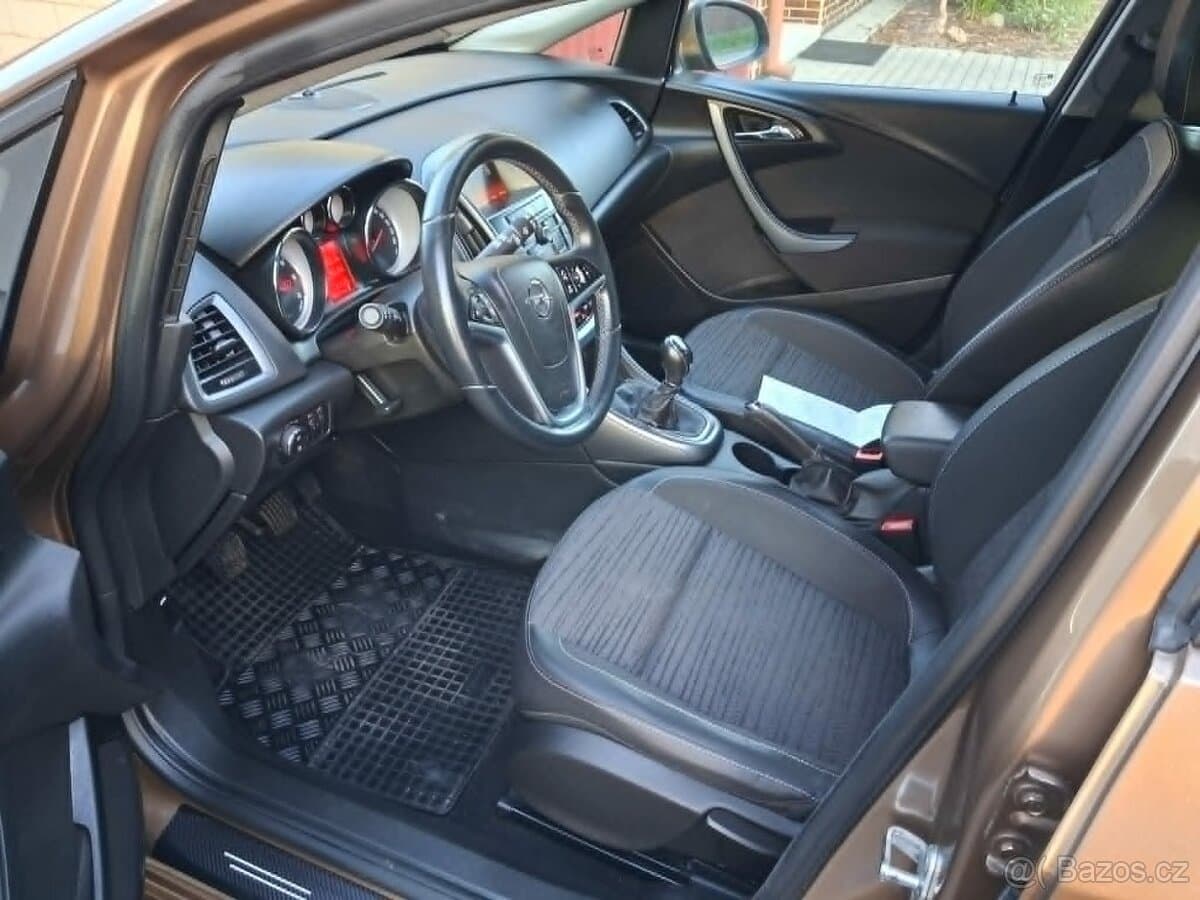 2015 Opel ASTRA - 9