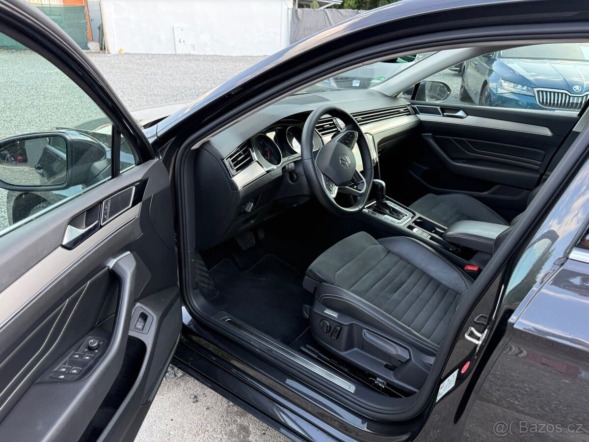 2021 Volkswagen PASSAT - 9