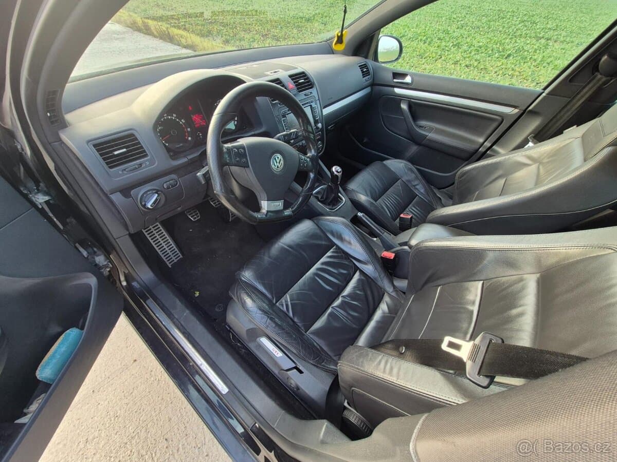2005 Volkswagen GOLF - 9