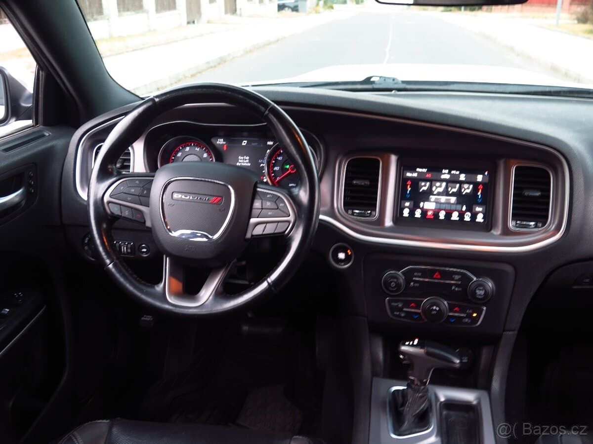 2019 Dodge CHARGER - 9