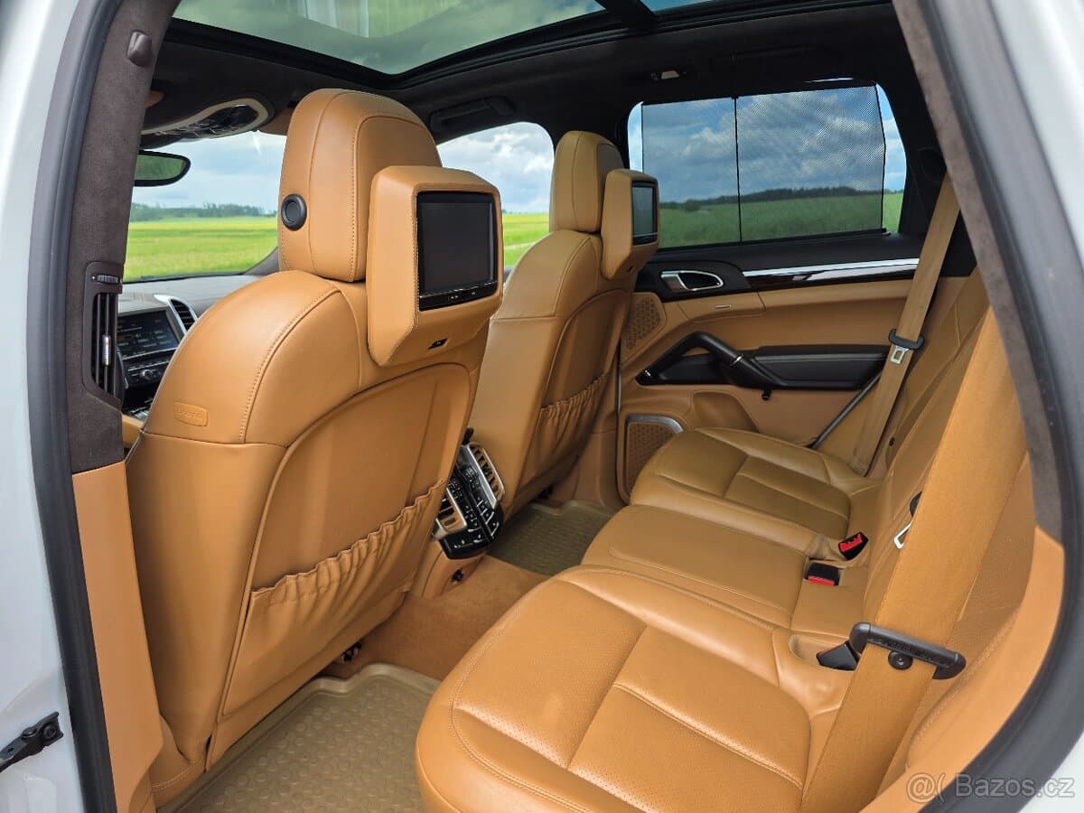 2013 Porsche CAYENNE - 9