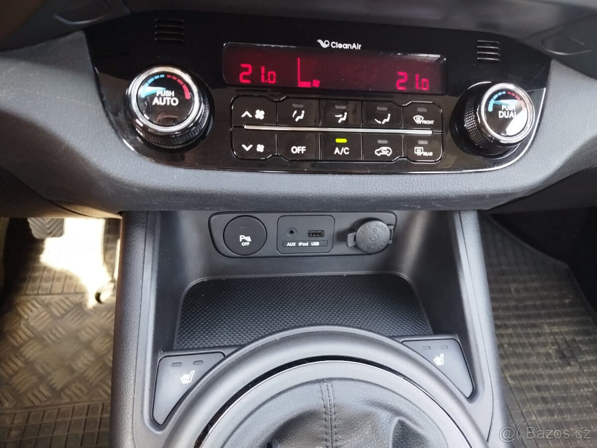 2010 Kia SPORTAGE - 9
