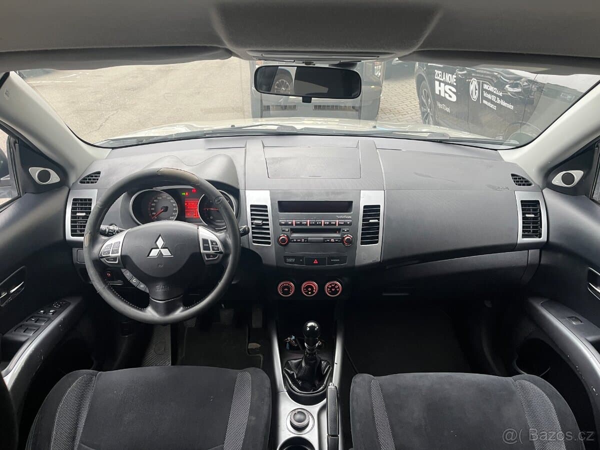 2008 Mitsubishi OUTLANDER - 9