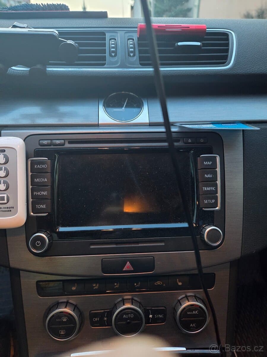 2013 Volkswagen PASSAT - 9