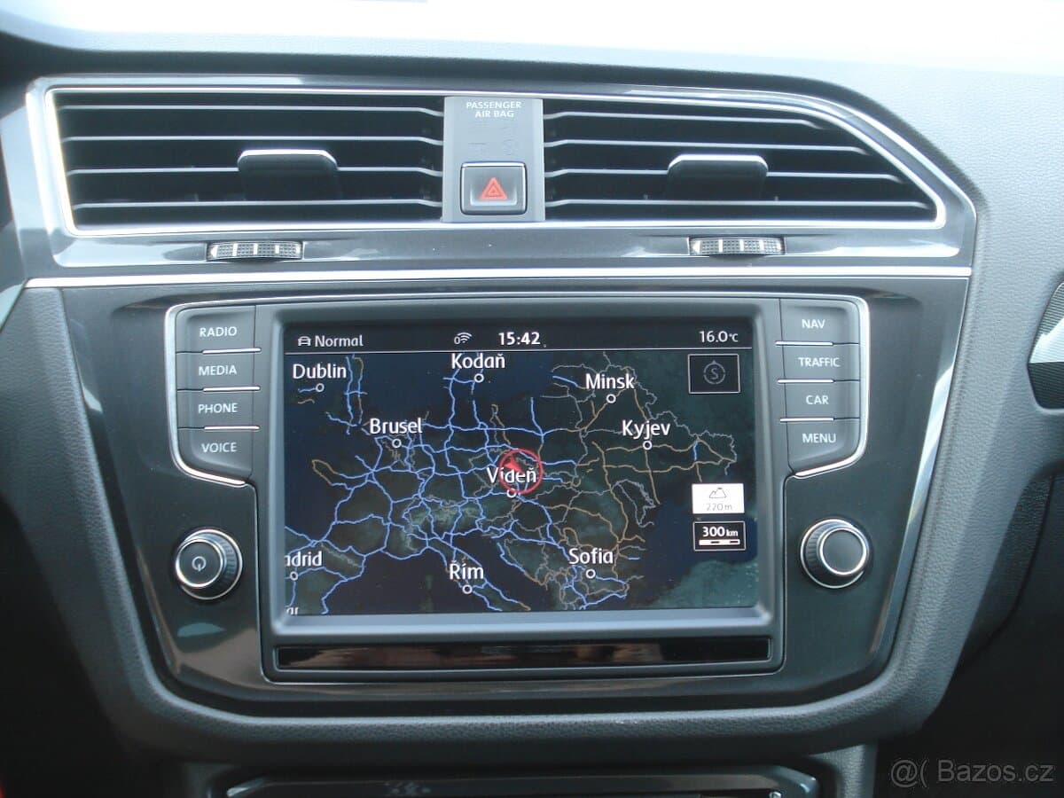 2016 Volkswagen TIGUAN - 9
