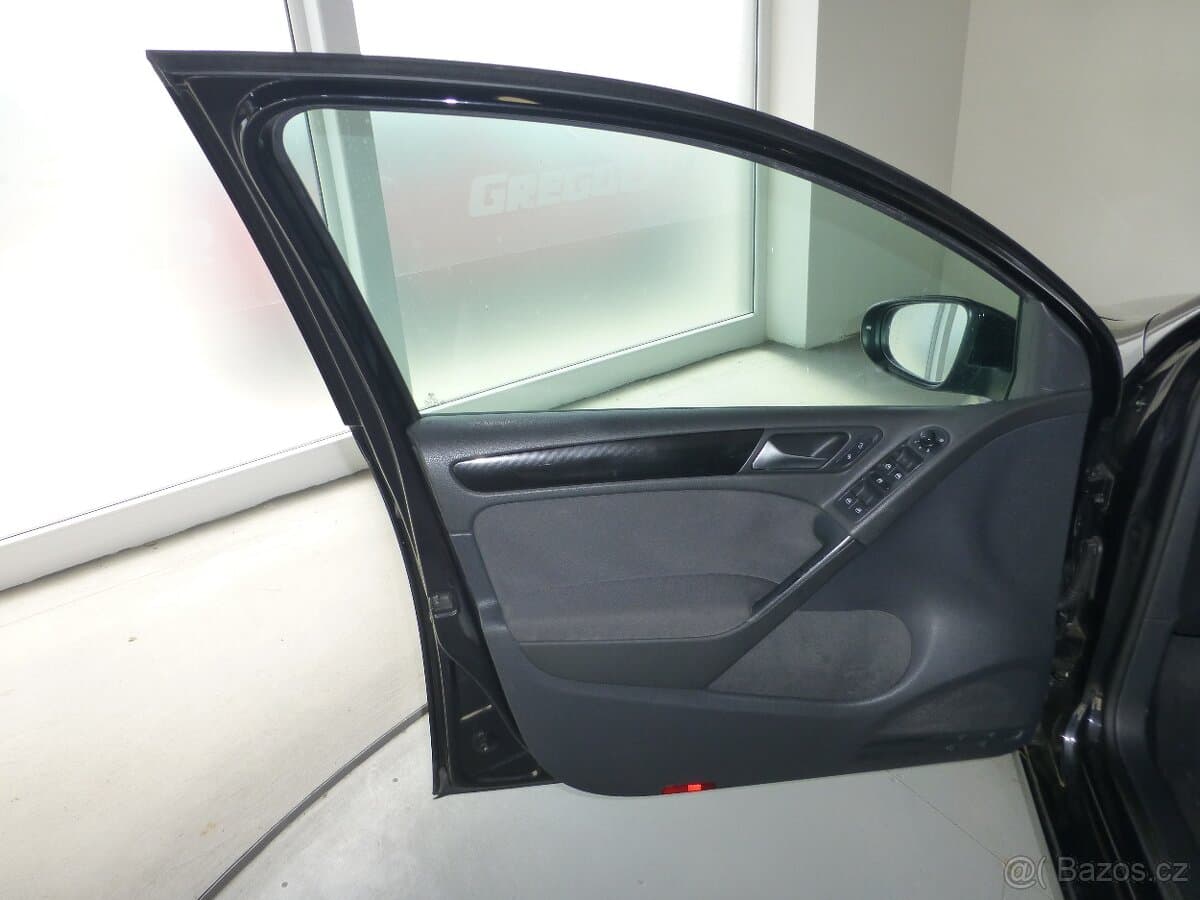 2011 Volkswagen GOLF - 9