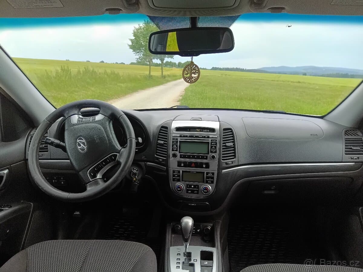 2012 Hyundai SANTA FE - 9