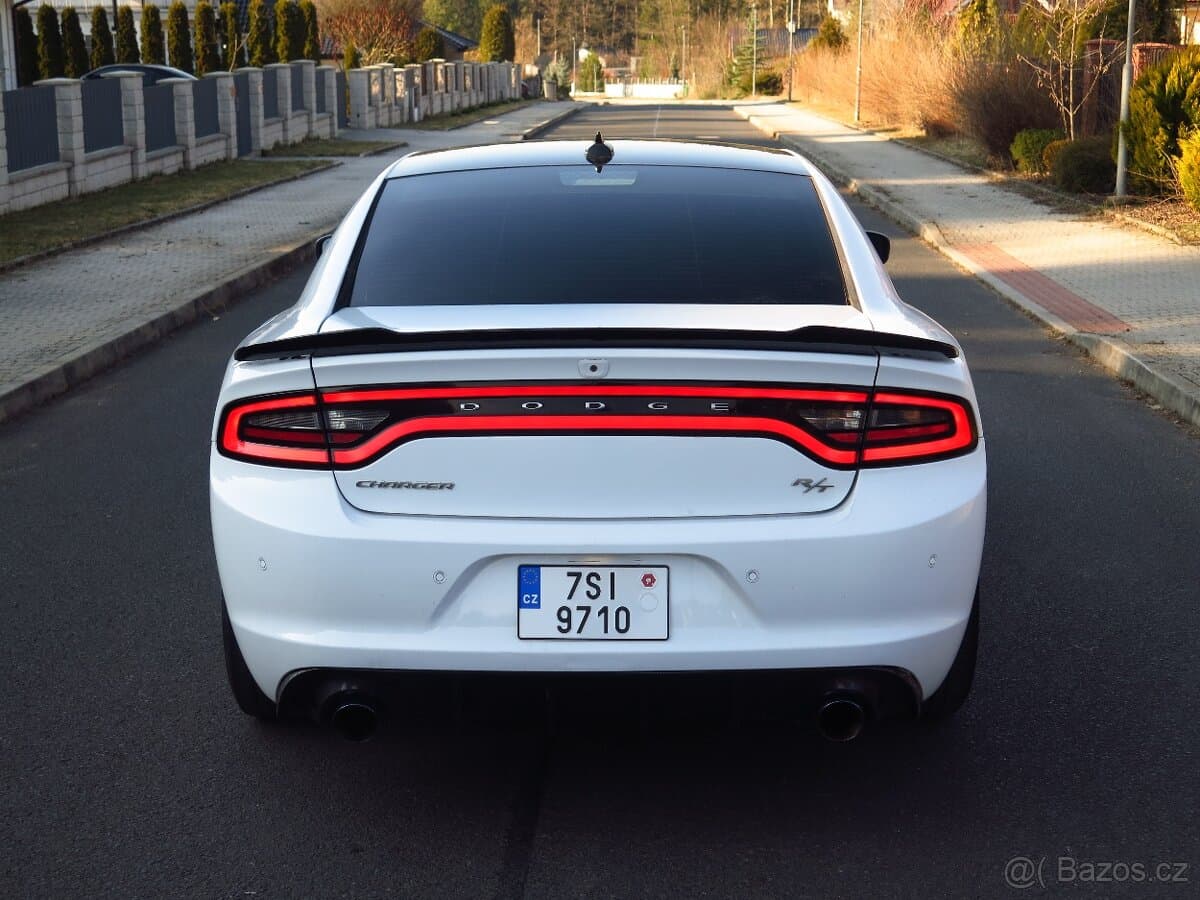2018 Dodge CHARGER - 9