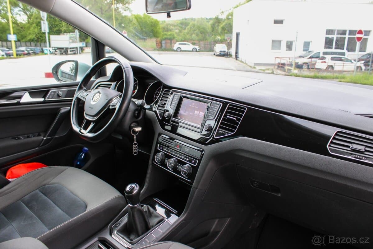2014 Volkswagen GOLF - 9
