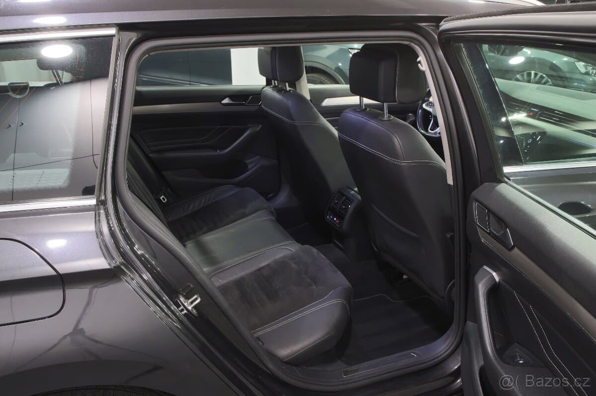 2020 Volkswagen PASSAT - 9