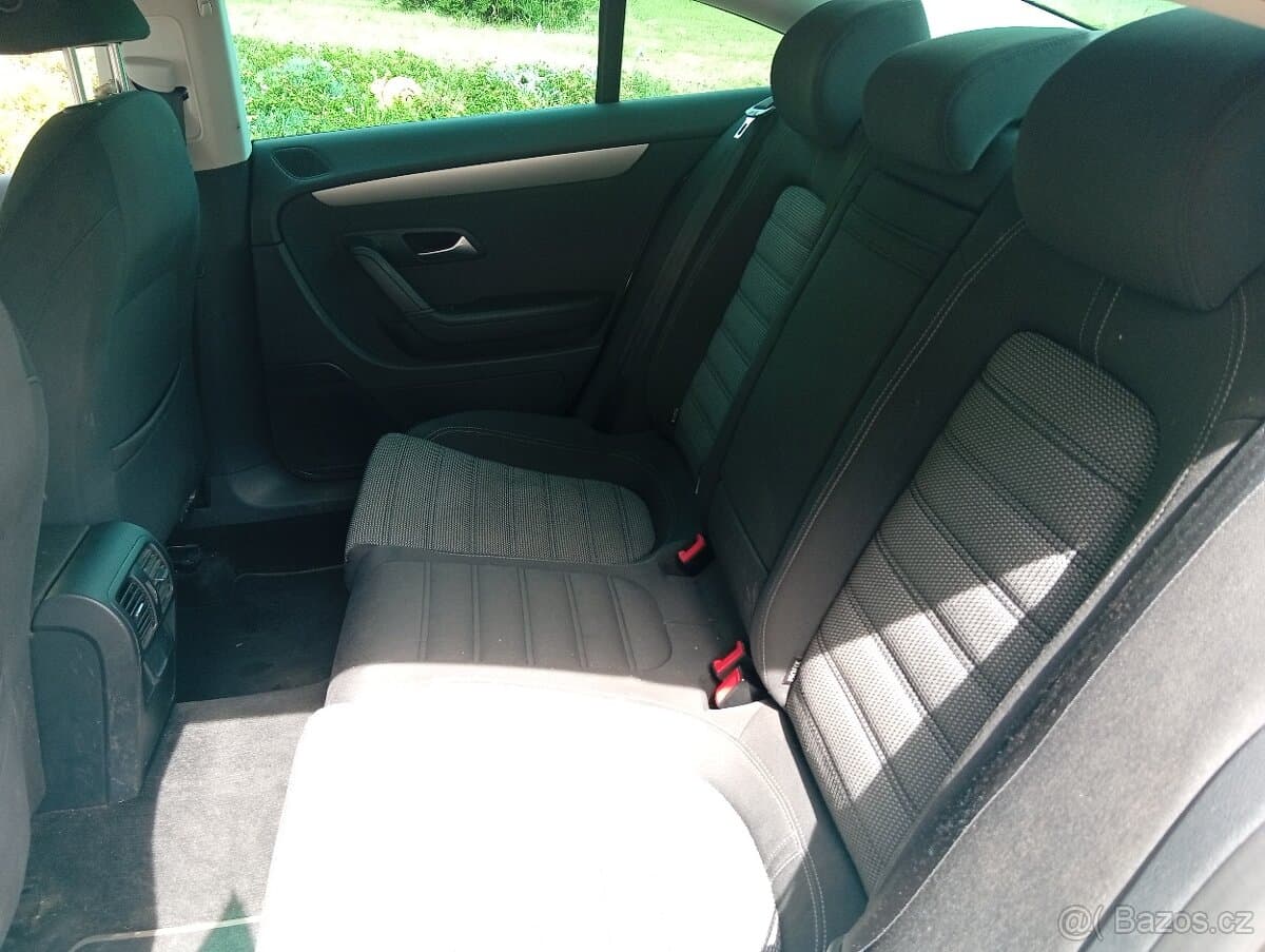 2011 Volkswagen PASSAT CC - 9