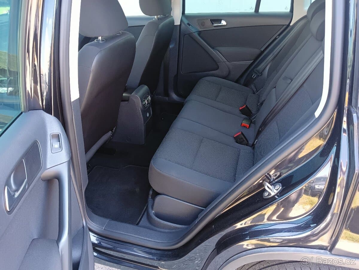 2011 Volkswagen TIGUAN - 9